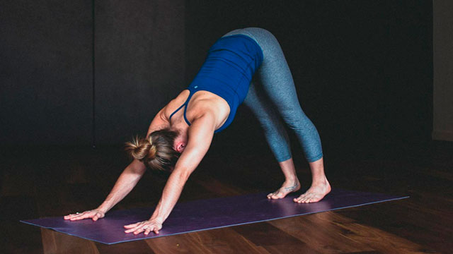 йога для начинающих упражнения для   спины