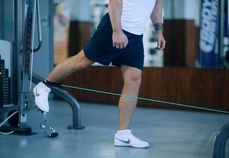 Упражнения для ног со жгутом для мужчин